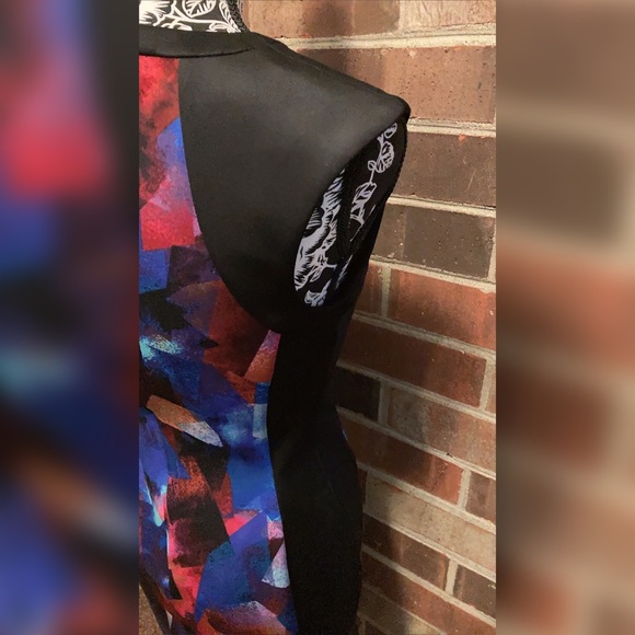 London Time Dress - Picture 5 of 8